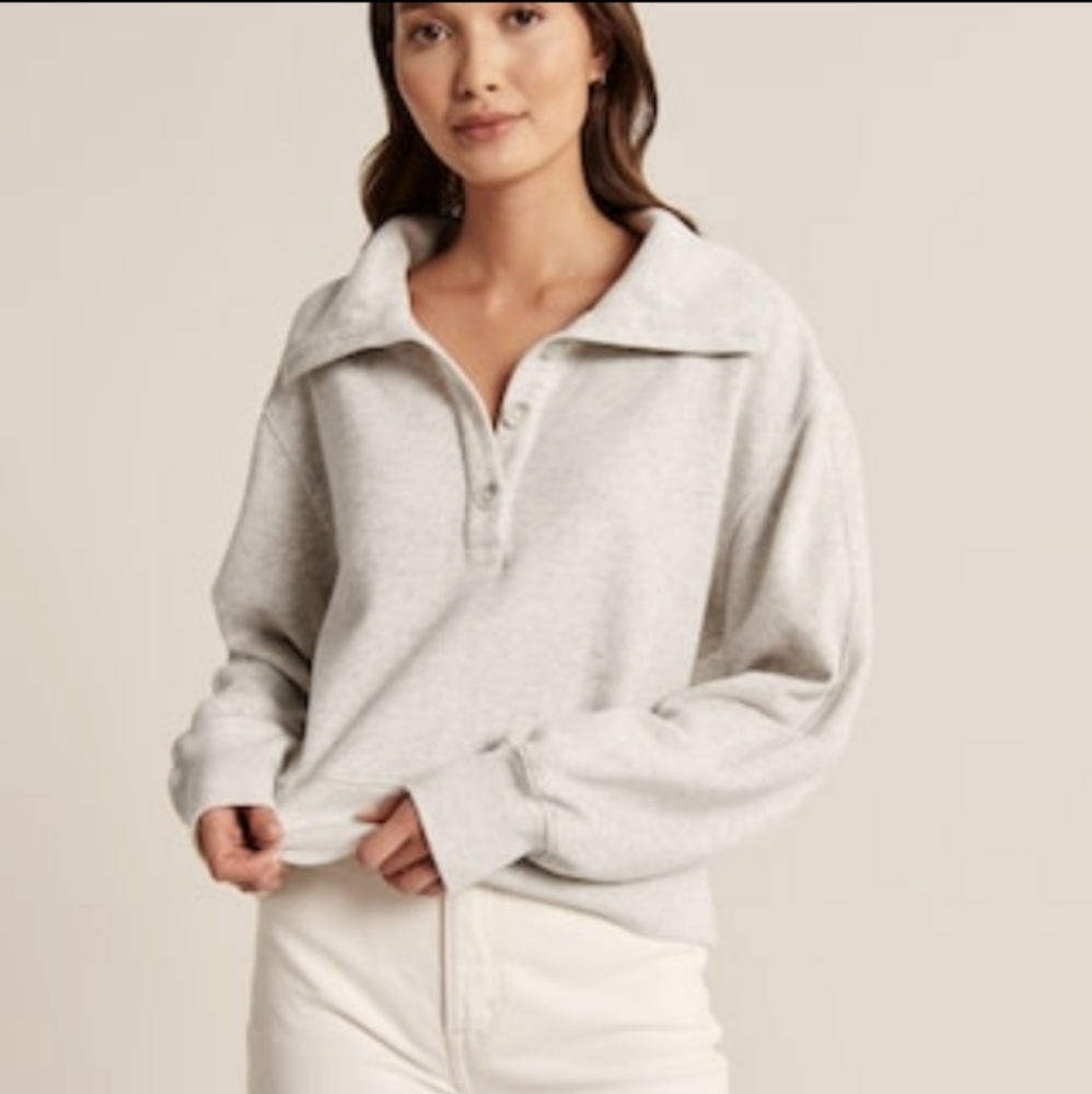 A&F small Drama Wedge Henley sweatshirt